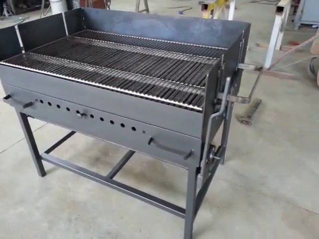 Attrezzi fai da te per il barbecue: 3 idee da realizzare