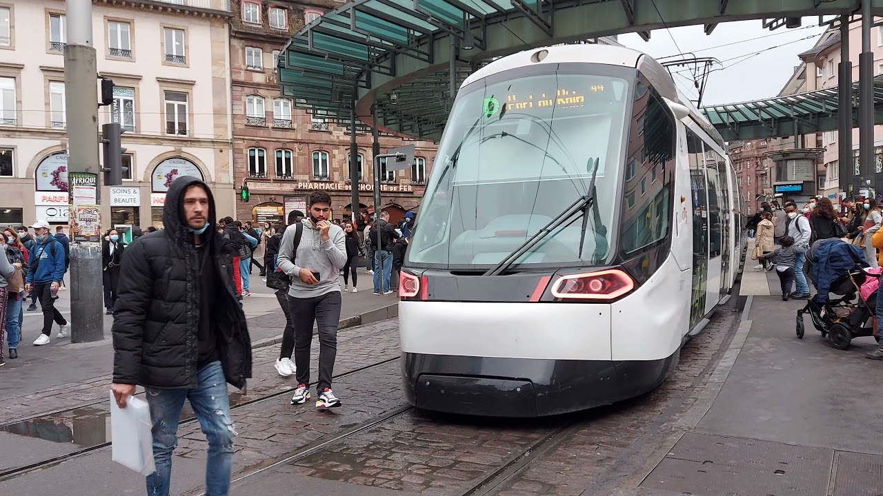 les trams de la ligne A et B et F et D et C et E 📸