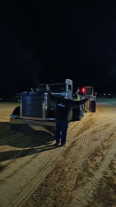 Bruce Wilson’s pass on Friday night Zellwood, FL #semi #tractorpull #semipulling