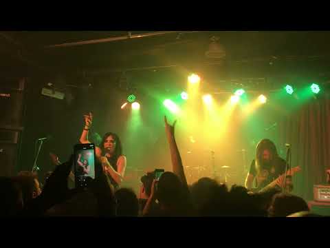 LEATHER LEONE: Live