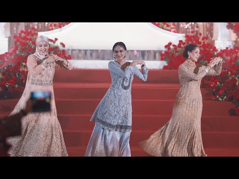 BOLLYWOOD DANCE FLASHMOB AT WEDDING OF #FAWAAxAMIRUL