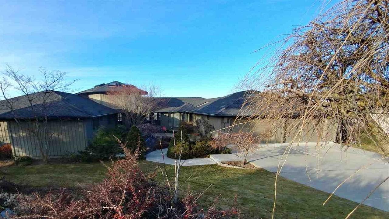 5504 S Glendora, Spokane, WA Presented by Cindy Carrigan.