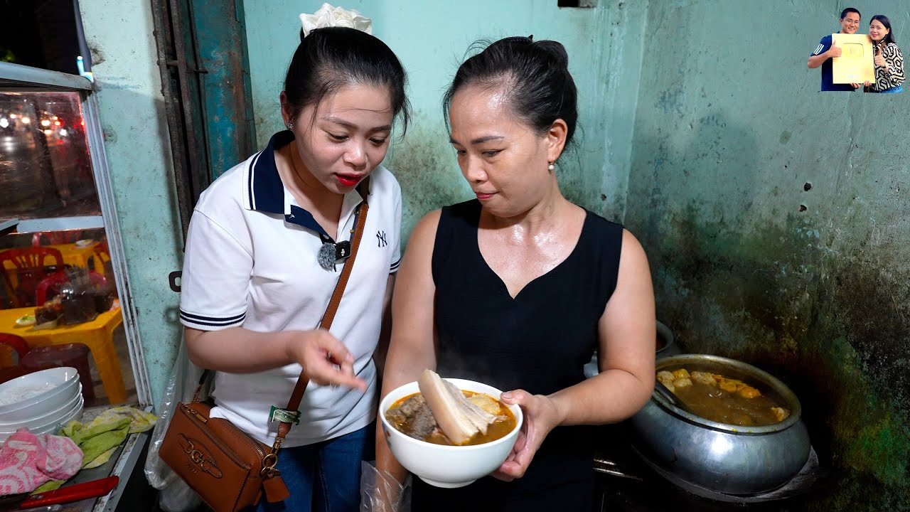 Xuyên Việt về Huế trong đêm ăn Tô Bún Bò Huế 100k siêu ngon mới mở bán 2 năm ở Chợ An Cựu