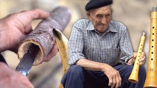 Cuerno de toro y madera de pino para elaborar una FLAUTA O GAITA DE PASTOR artesanal