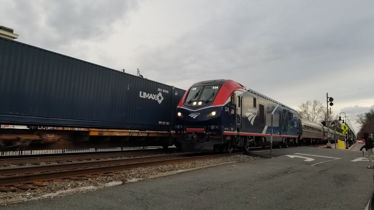 Railfanning in Ashland VA lots of unusual stopping of trains