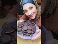 بسكويت أوريو بدون بيض او زبدة وبكوب ونص دقيق بس عملت اكتر من ١٢ باكو من الحجم الكبير