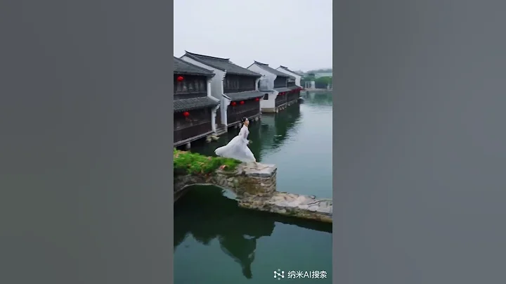 The ancient Chinese style and the beautiful water towns in Jiangnan are picturesque. The beauty of