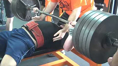 Chad Salyer 500 Pound Bench Press 2-21-2011