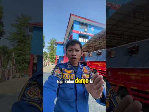 Damkar pernah ikutan nyemprot mahasiswa yang demo depan dpr gak?