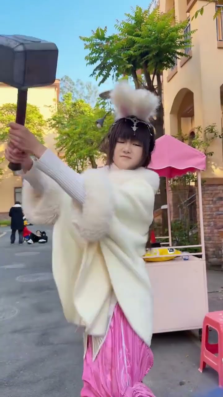 【斗罗大陆】唐三的反应好快呀！小舞根本打不着！ #斗罗大陆#唐三#小舞#唐舞桐#唐老六