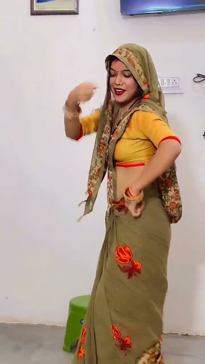 Mere bajenge bajuband #dance #hotrasiyaold #indianpolitician #haryanvisong #rasiya #lokeshkumar