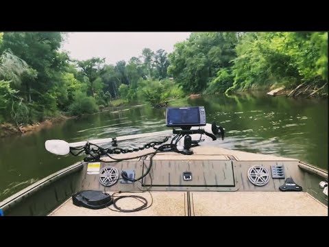 Seaark Predator 22fs Jet Boat Running in SUPER SHALLOW Water on the Flint  River 