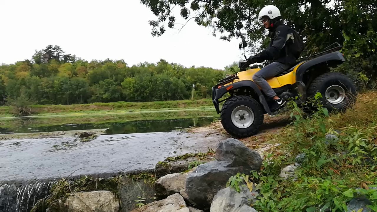 Quad franchissement cascade d'eau YouTube
