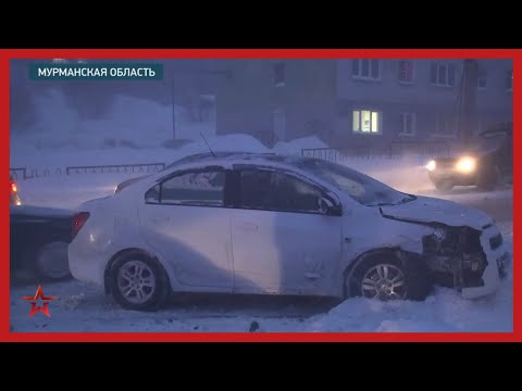 Не успеваешь откопаться: Мурманск и Сахалин настигли мощные метели и снегопады