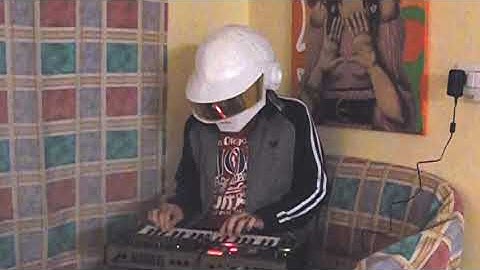 I play Doin it Right vocoder part with my cardboard Daft Punk helmet on + patch tutorial