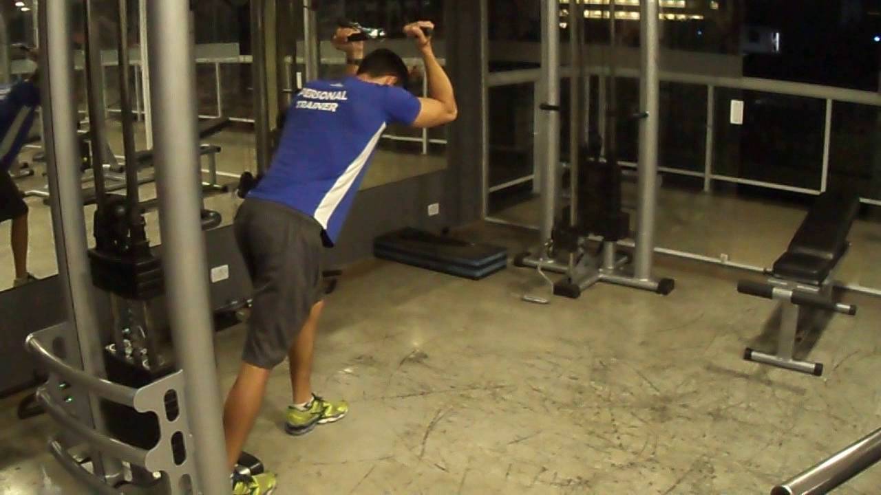 Triceps Testa pegada supinada no crossover Personal Trainer Gilmar