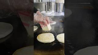 강릉에서 유명한 아이스크림 호떡, 치즈 호떡 / Ice Cream Pancake, Cheese Pancake - Hotteok / Korean Street Food