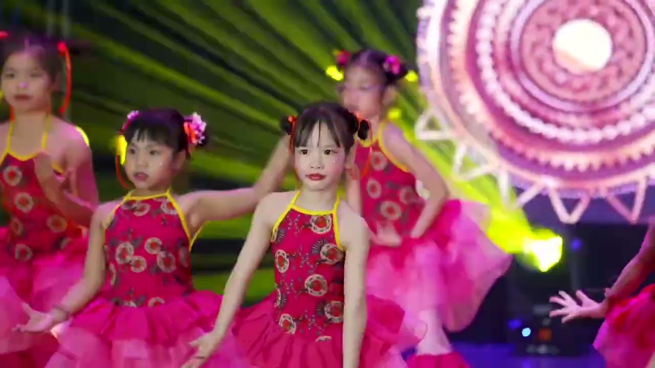 Múa Bắc thang lên hỏi ông trời -Cung văn hoá thiếu nhi 