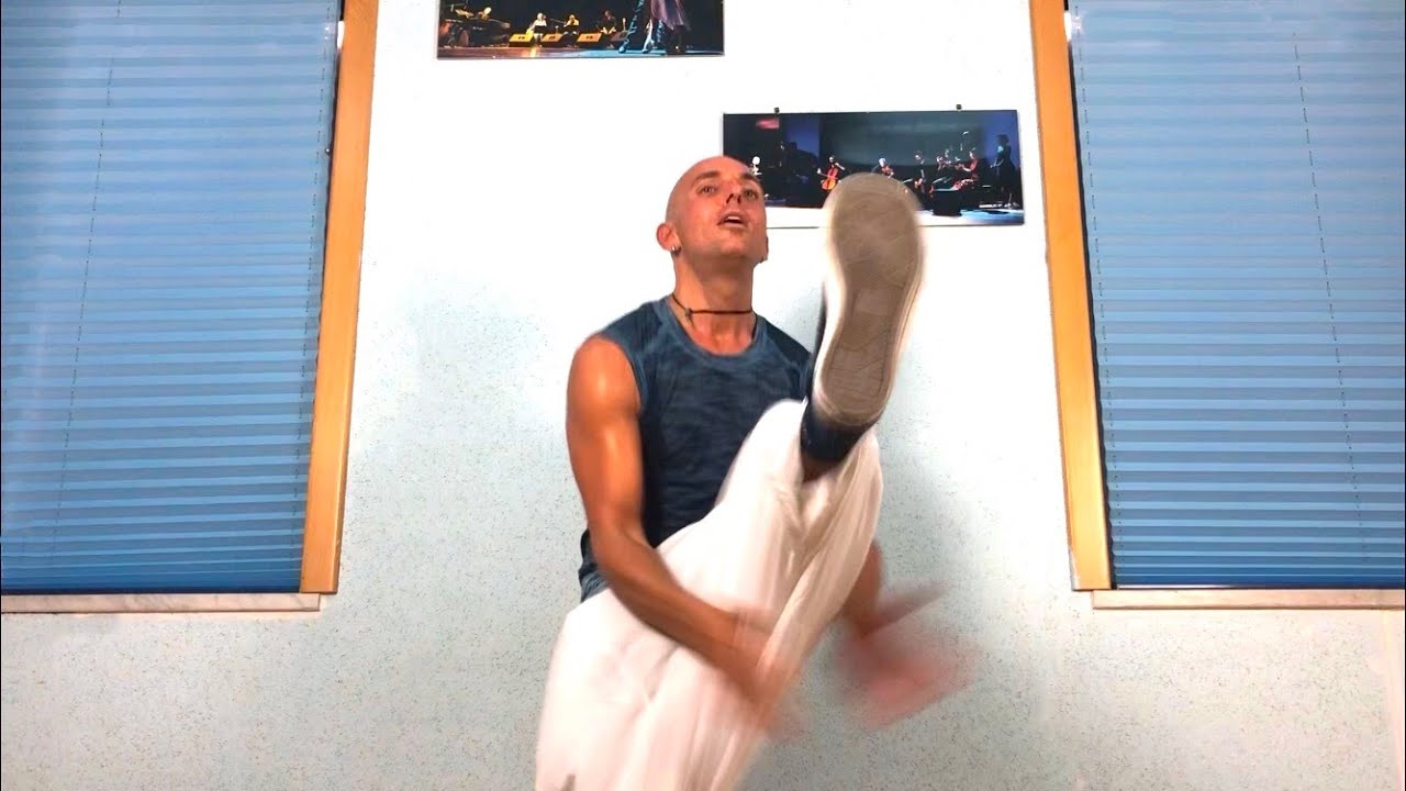 BODY PERCUSSION - "Rhythm in blue"  (Salvo Russo)