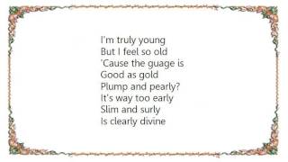 Bows - Big Wings Lyrics