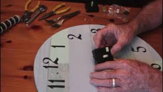 Mengganti gerakan jam kuarsa