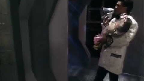 Red Dwarf - S1E6 - Cat looking partner