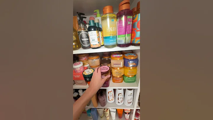picking out a shower routine 🫧 #shorts #bodycare #fragrance #showerroutine