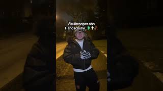 Immer diese eine Kollege mit komischen Klamotten in Winter #gloving #weird #unterhaltung #comedy #fy