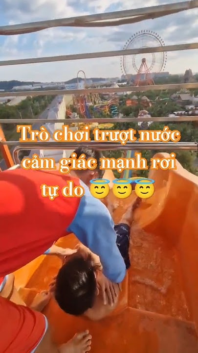 Trò chơi trượt nước cảm giác mạnh tại thế giới lốc xoáy Vinwonders Phú ...