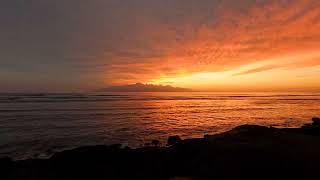Sunset timelapse in Maui at Launiupoko Beach