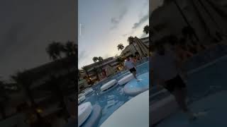 Man Tries To Jump On Sunbed And Fails Miserably 😂