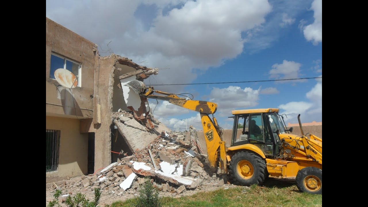 بالفيديو .. عملية تحرير الملك العمومي بالرشيدية تصل الى مقهى البرلماني المهدي العلوي