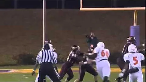 Ryan Perkins makes a 23 yard pass completion to St...