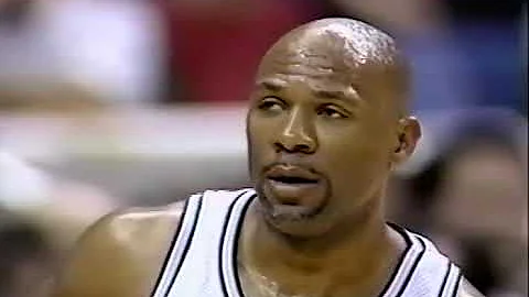 Charles Barkley schools  Tim Duncan and outscored the Spurs by himself 15-13 in the first quarter
