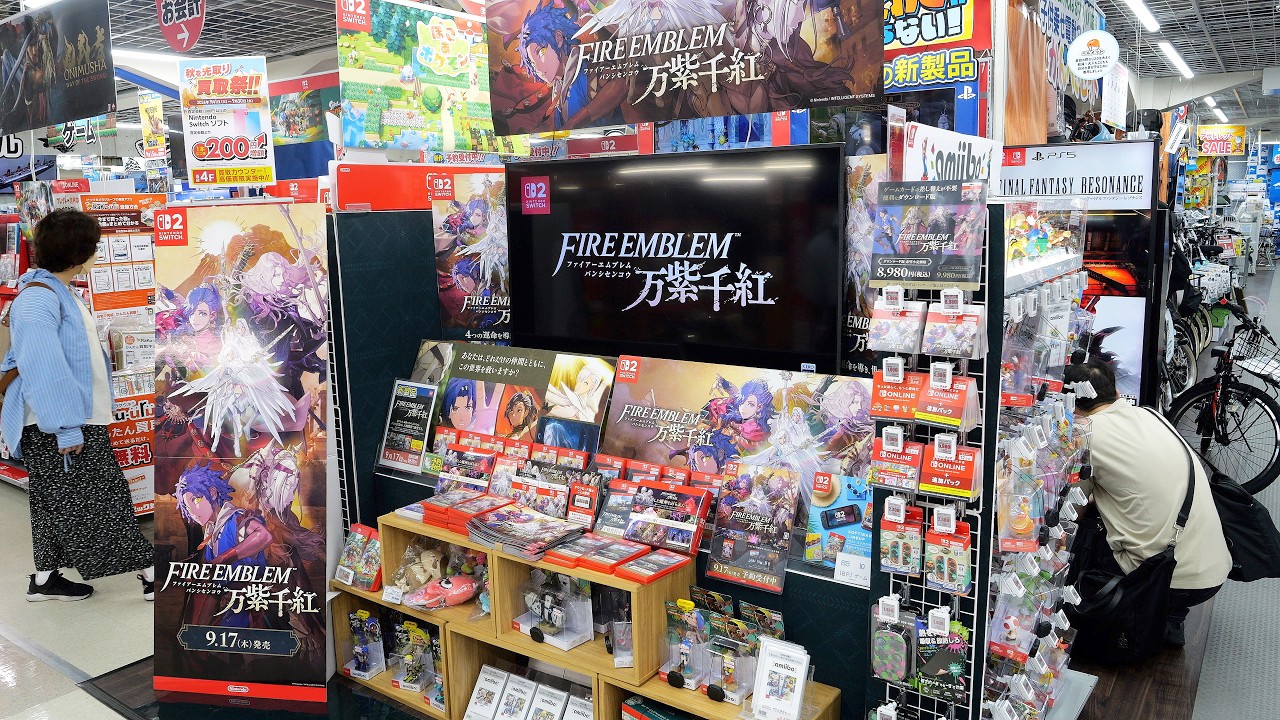 Fire Emblem: Fortune's Weave - Pre-Order Retail Displays | Tokyo