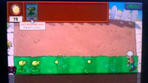 Jugando plantas vs zombie yadira
