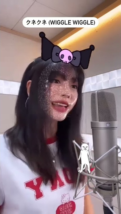 1M views on クネクネ (Wiggle Wiggle)!♨