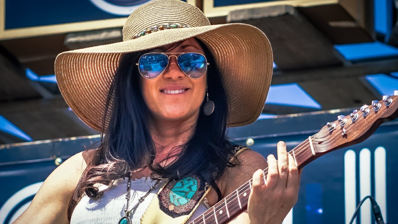 在 YouTube 上观看 Midnight North - Greene County (Live at Skull & Roses Festival) 在 YouTube 上观看 Midnight North - Greene County (Live at Skull & Roses Festival)