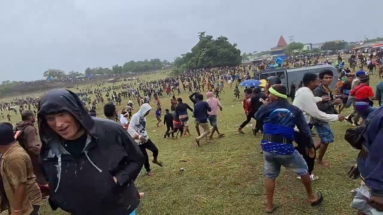 Pasola lamboya 10 februari 2026 Dari sini awal kericuhan 