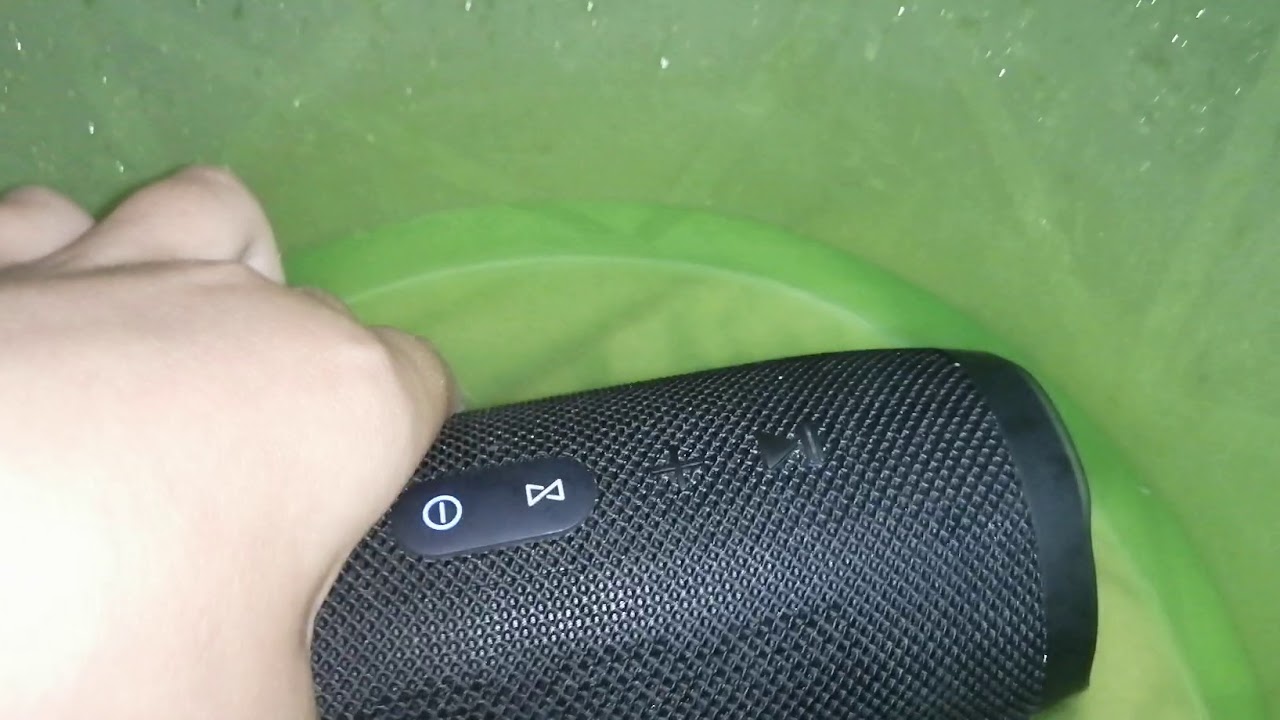как включить басы на jbl charge
