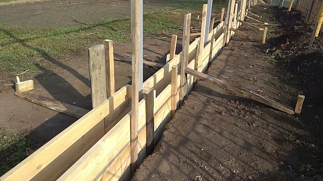 забор с фундаментом из профлиста своими руками