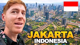 My First Time in JAKARTA (I Can't Believe This!) 🇮🇩