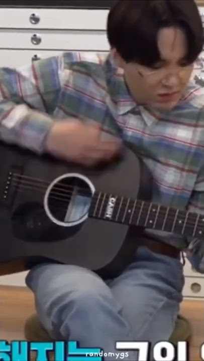 [BTS⟭⟬] suga try to play guitar