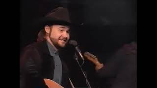 Daryle Singletary - I'm Living Up to Her Low Expectations (Music Video) [HQ] Resimi