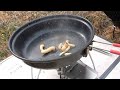 河川敷でクソ美味いイモムシ獲れたからその場で炒めて食べるわ