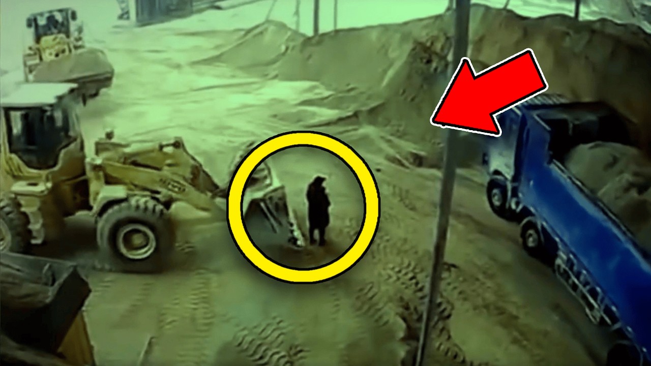 Bulldozer Operator FAILS Compilation - Extreme Heavy Equipment Mistakes ...
