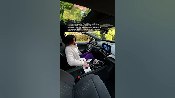 My dog‘s best friend! 🐶 The vehicle displayed shows optional equipment.