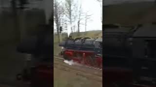 Der Zug Liegt Schwer In Der Kurve...52 8154 Plagt Sich Im April 1997..