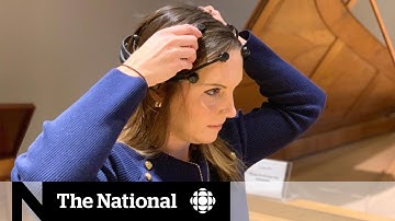 Artist plays music on synthesizer using only her mind