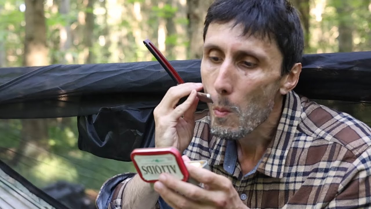 Бритье опасной бритвой в лесу! - YouTube